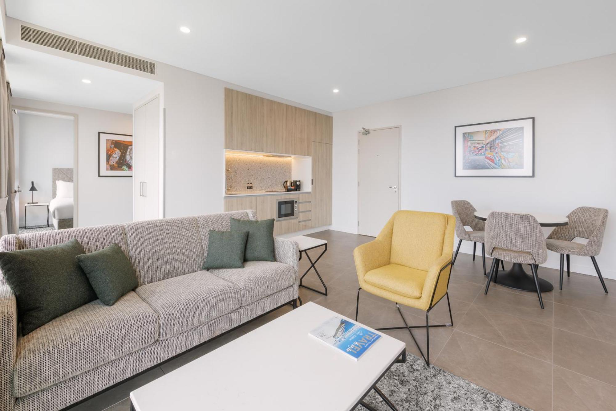 Meriton Suites Melbourne — Photos 1